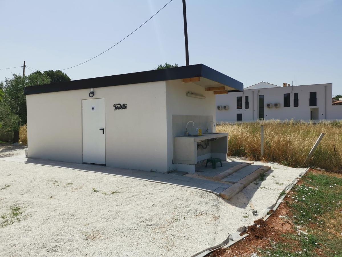 Camper For Two Hotel Banjole Exterior photo
