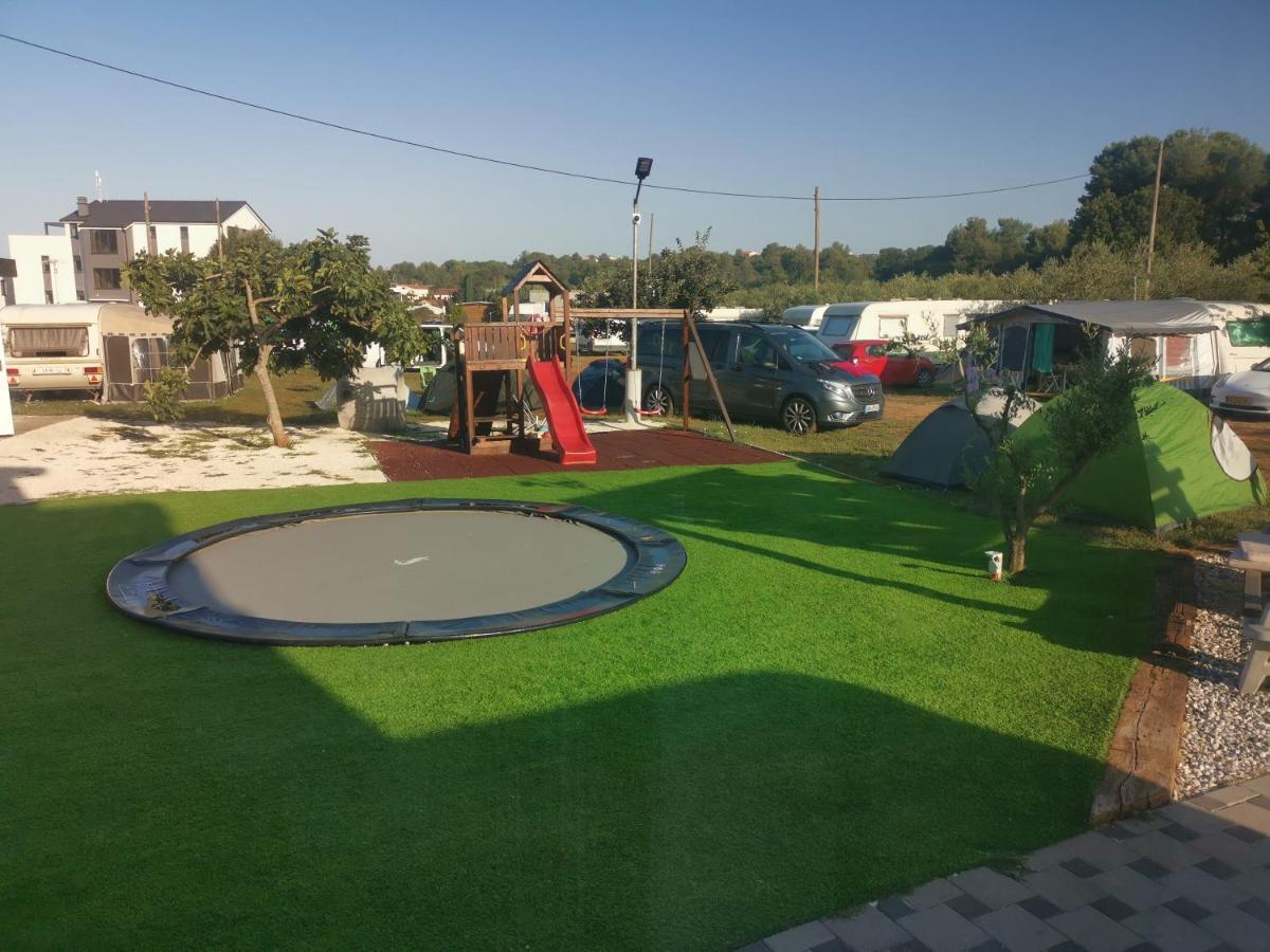 Camper For Two Hotel Banjole Exterior photo